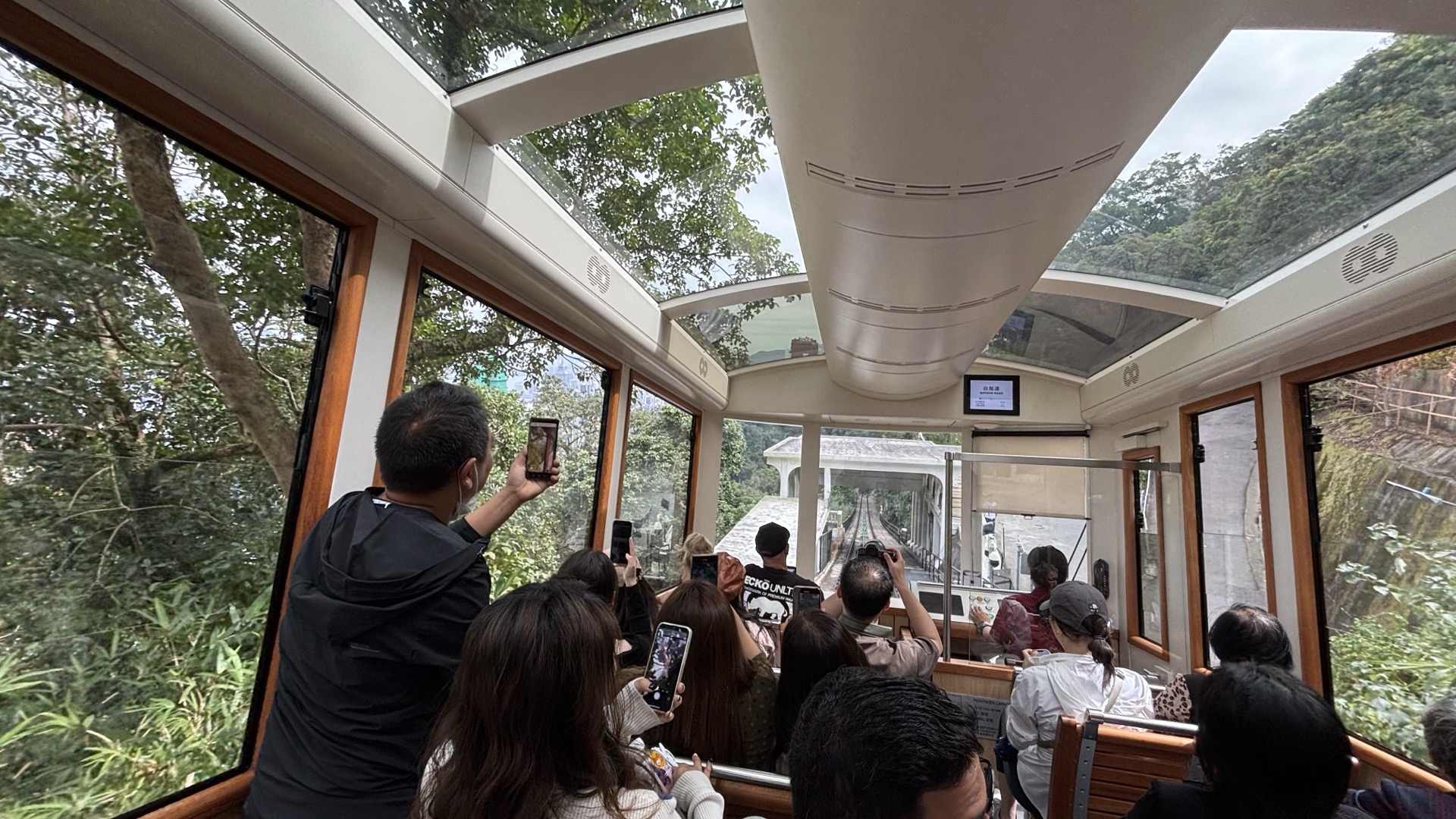 Návrat dolů lanovkou